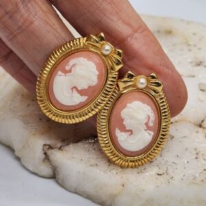 Cameo Stud Earrings Gold Pearl faux Coral Vintage Medallion Shape Bow